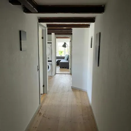 And Spacious For 3 Lägenhet